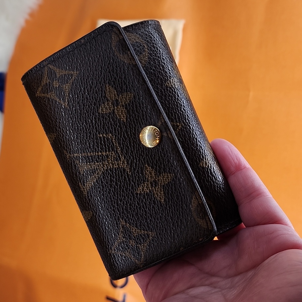 LOUIS VUITTON LV MULTICLES 6 MONOGRAM KEY HOLDER WALLET - Picture 4 of 14